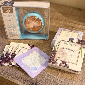 FOREO UFO Smart Mask Device in Light Blue